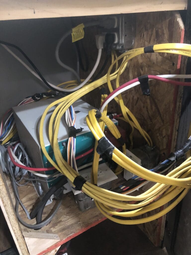 A bunch of wires that are tangled up